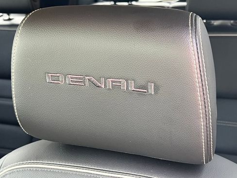 Used 2018 GMC Acadia Denali w/ Technology Package AWD/4WD image 15