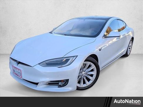 Used 2017 Tesla Model S 90D image 1