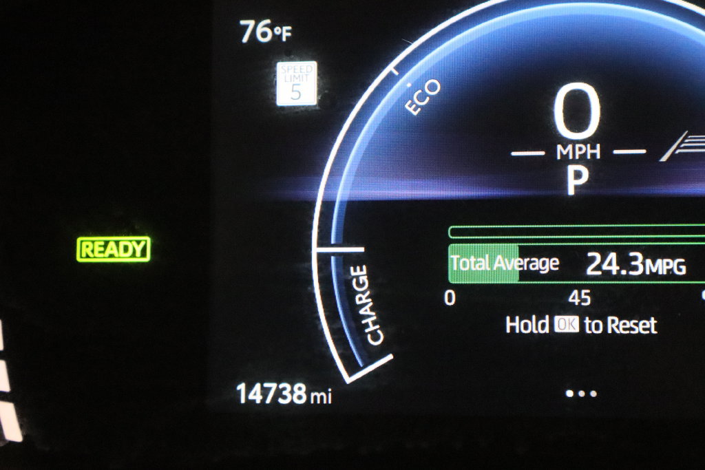 Used 2025 Toyota Camry SE w/ Convenience Package FWD image 32