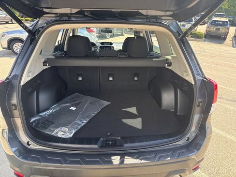 Used 2024 Subaru Forester Premium AWD/4WD image 21