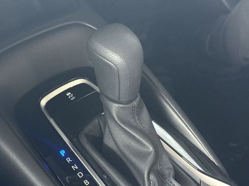 Used 2025 Toyota Corolla LE FWD image 21