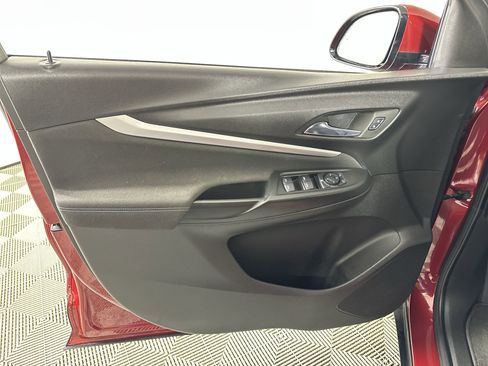 Used 2022 Chevrolet Bolt EUV LT w/ Comfort Package image 59