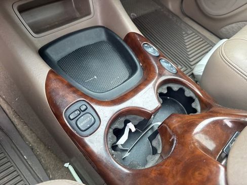 Used 2004 Toyota Sequoia Limited RWD image 15