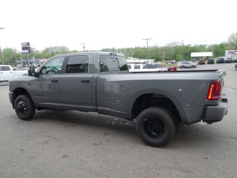 New 2026 RAM 3500 Big Horn AWD/4WD image 7