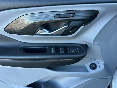 Used 2022 GMC Terrain SLT image 10