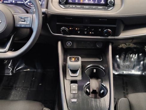 Used 2023 Nissan Rogue S FWD image 23