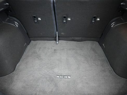 Used 2020 Nissan Kicks S image 16