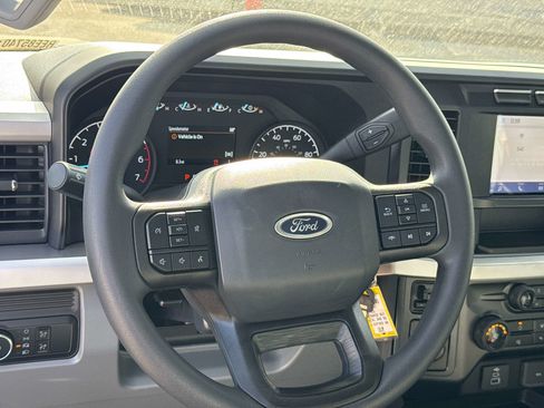 Used 2024 Ford F250 XL w/ XL Chrome Package image 26