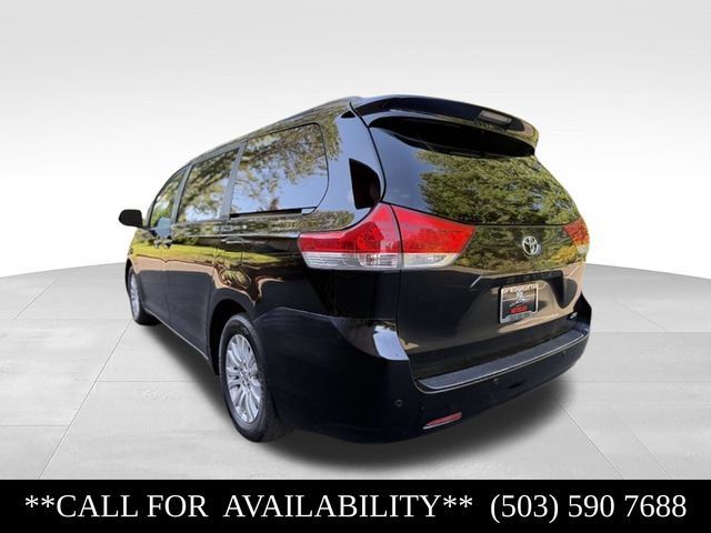 Used 2014 Toyota Sienna XLE FWD image 3
