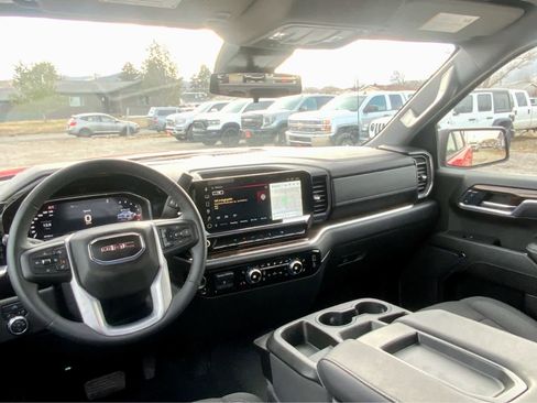 Used 2025 GMC Sierra 1500 Elevation image 35