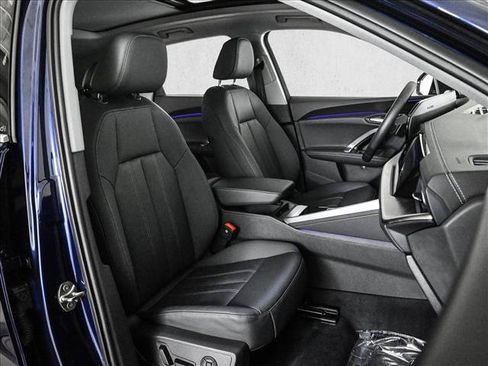 Certified 2025 Audi Q5 Premium w/ Convenience Package AWD/4WD image 22