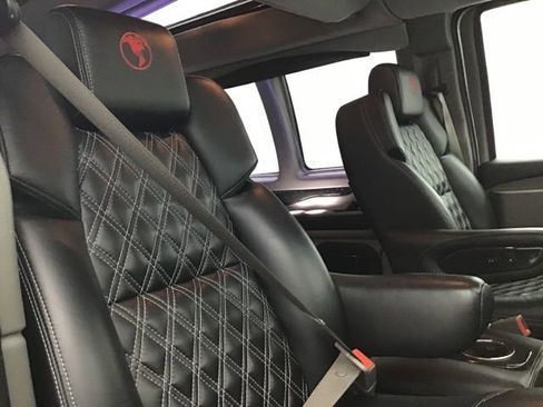 Used 2023 GMC Savana 2500 image 43