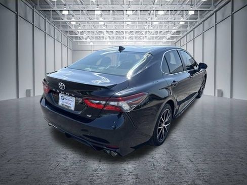 Certified 2021 Toyota Camry SE FWD image 5