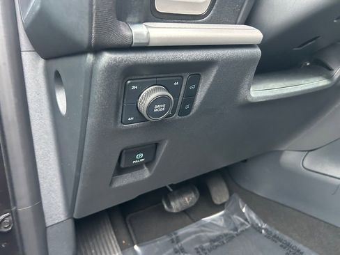 Used 2025 Ford Expedition Max Active AWD/4WD image 22