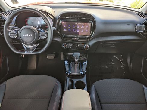 Certified 2025 Kia Soul GT-Line image 18