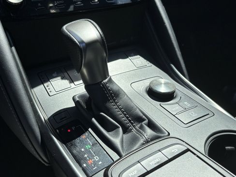 Used 2025 Lexus IS 350 F Sport w/ Navigation Package image 25