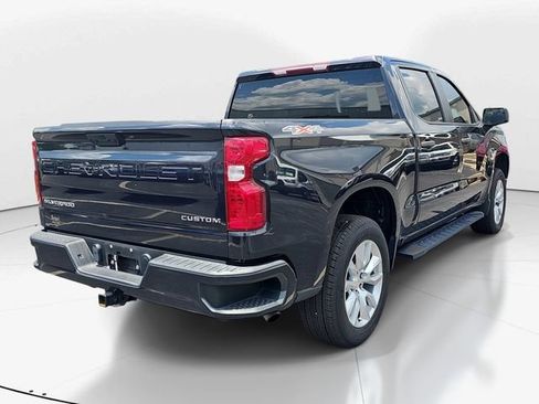 Used 2022 Chevrolet Silverado 1500 Custom AWD/4WD image 3