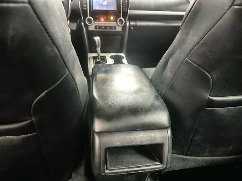 Used 2012 Toyota Camry SE FWD image 23