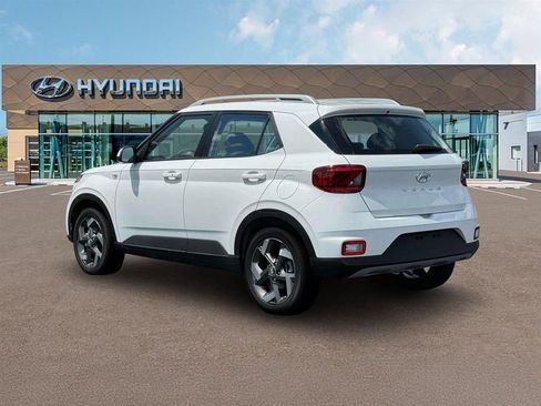 New 2025 Hyundai Venue SEL image 6