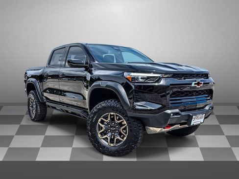 Used 2024 Chevrolet Colorado ZR2 w/ ZR2 Convenience Package III AWD/4WD image 1