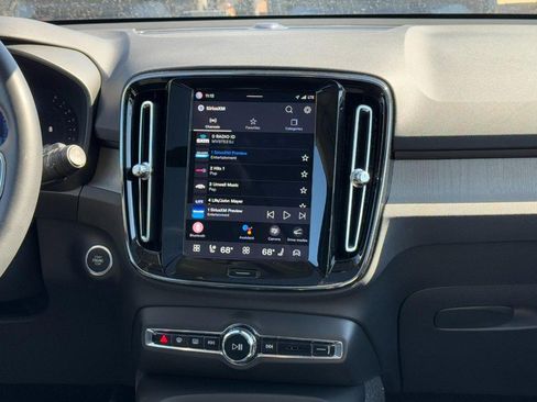 Certified 2023 Volvo XC40 B5 Plus w/ Protection Package Premier image 14