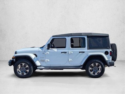 Used 2018 Jeep Wrangler Unlimited Sahara AWD/4WD image 8