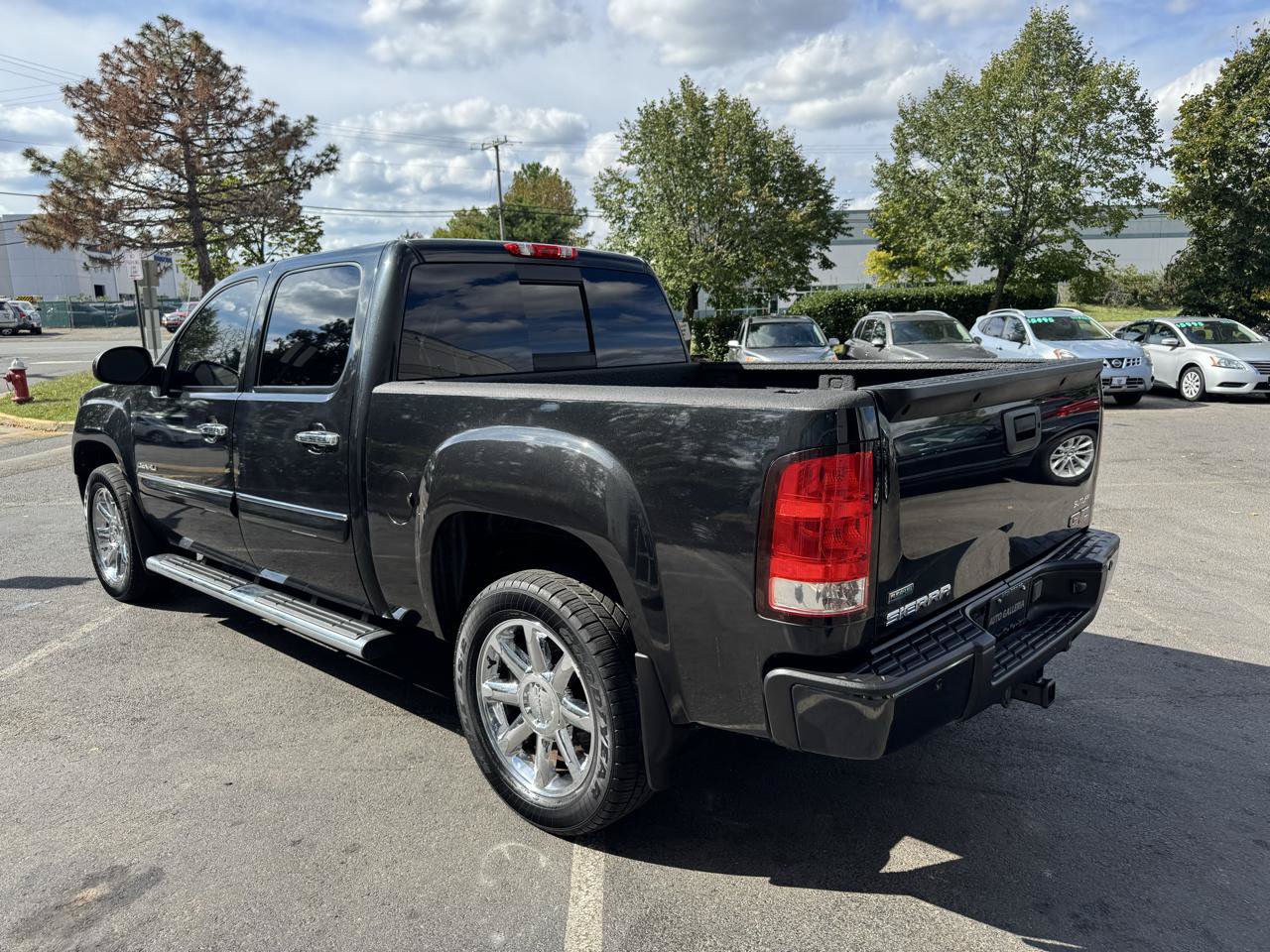 Used 2010 GMC Sierra 1500 Denali AWD/4WD image 8