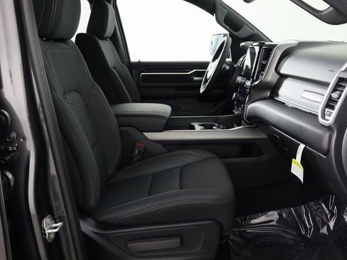 New 2026 RAM 1500 4x4 Crew Cab image 18