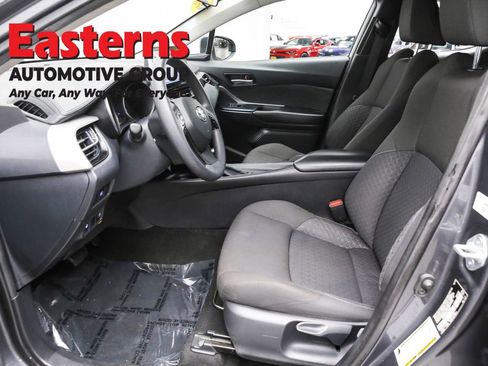 Used 2020 Toyota C-HR LE image 14