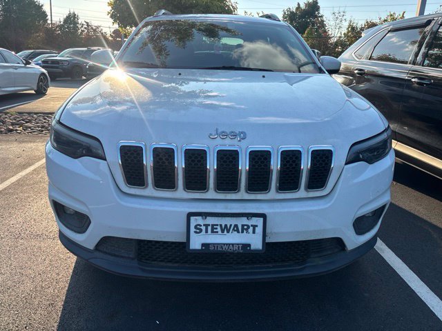 Used 2019 Jeep Cherokee Latitude w/ Cold Weather Group FWD image 2