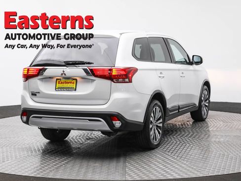 Used 2020 Mitsubishi Outlander ES image 5