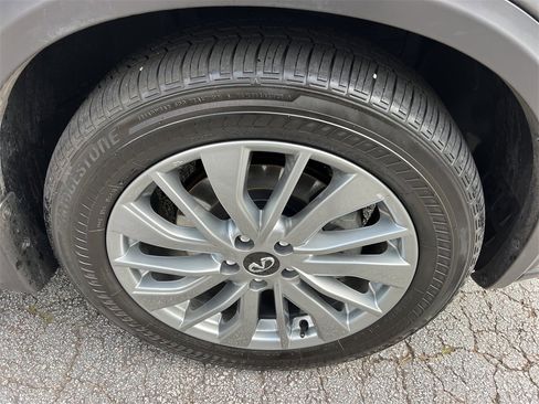 Certified 2025 INFINITI QX50 Luxe image 10