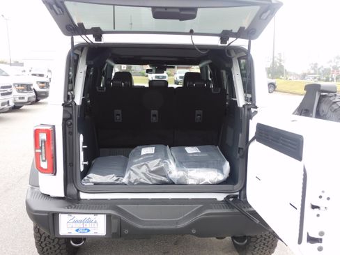 New 2025 Ford Bronco Badlands image 7