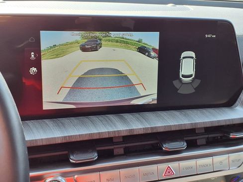 Used 2024 Kia Telluride EX w/ EX Captain's Chair Package image 10