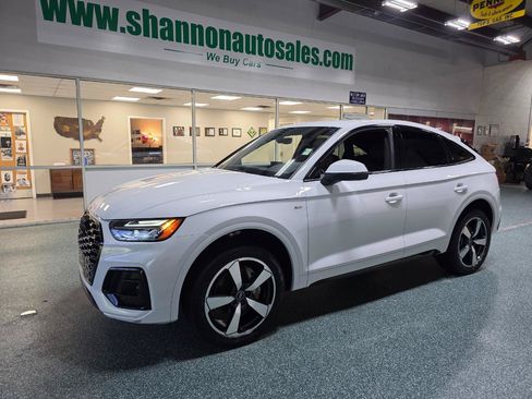 Used 2023 Audi Q5 2.0T Premium Plus w/ Premium Plus Package AWD/4WD image 2