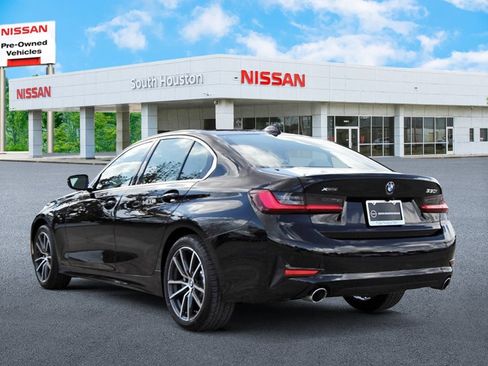 Used 2022 BMW 330i xDrive Sedan w/ Driving Assistance Package image 3