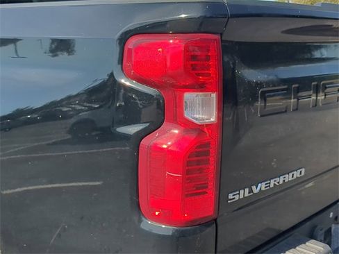 Used 2022 Chevrolet Silverado 1500 Custom image 10