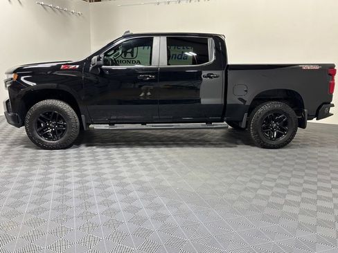 Used 2019 Chevrolet Silverado 1500 LT Trail Boss w/ Convenience Package AWD/4WD image 2