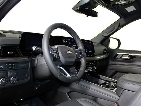 Used 2026 Chevrolet Tahoe LT w/ LPO, Dark Essentials Package RWD image 4