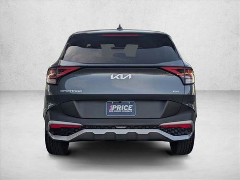 Used 2023 Kia Sportage LX image 7
