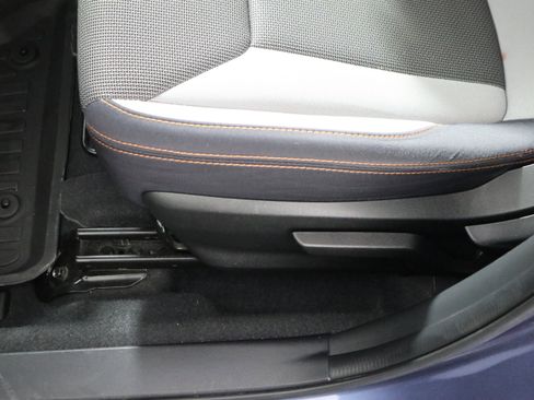 Used 2019 Subaru Crosstrek 2.0i Premium w/ Eyesight System image 21