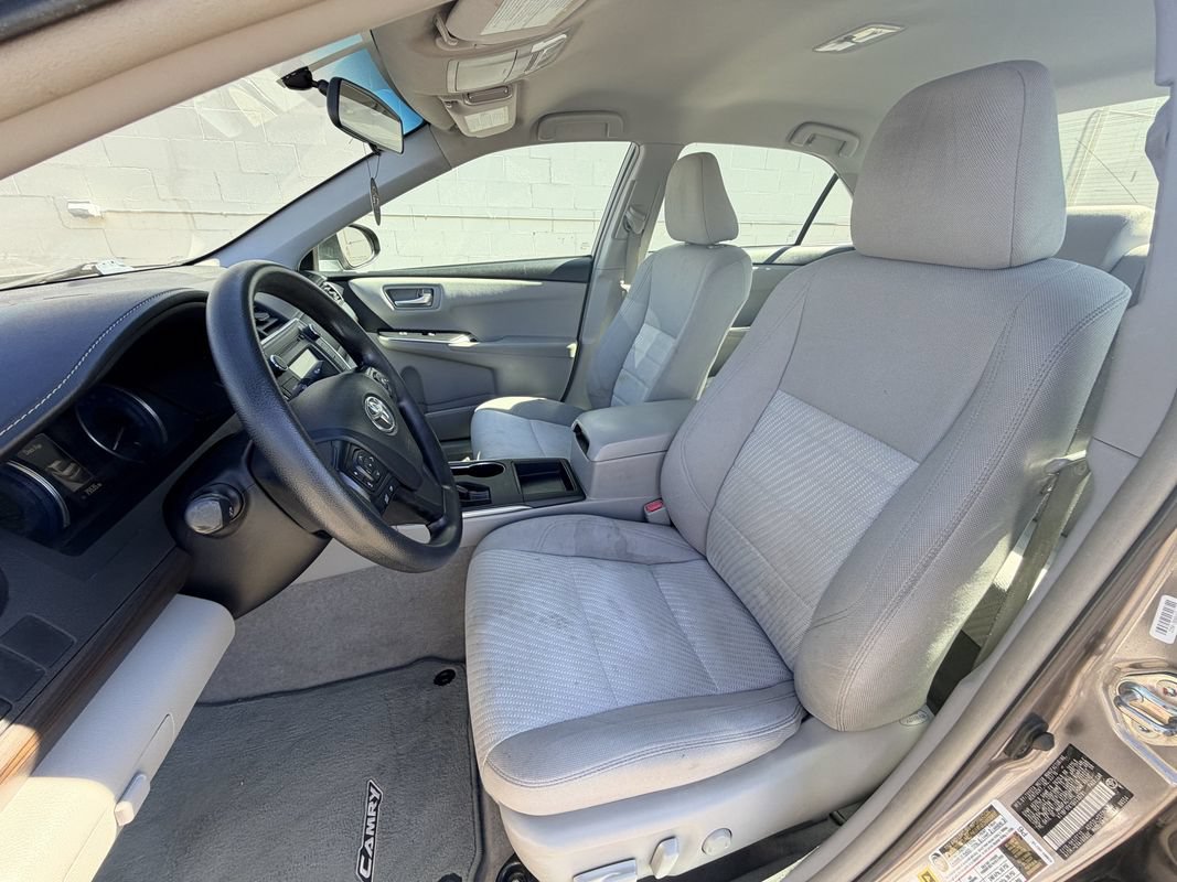 Used 2016 Toyota Camry LE FWD image 9