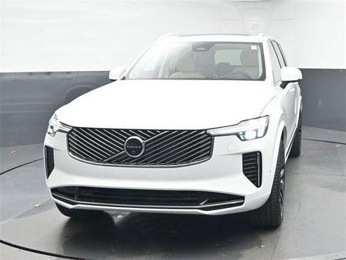 New 2026 Volvo XC90 B6 Ultra image 3