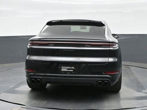 Certified 2024 Porsche Cayenne Coupe AWD/4WD image 6