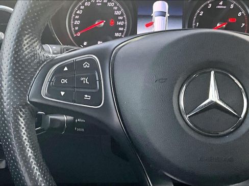 Used 2019 Mercedes-Benz GLC 350e 4MATIC image 24