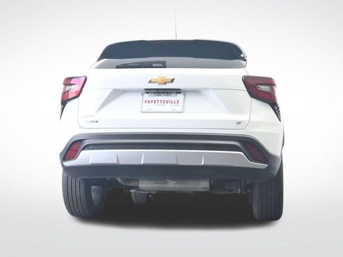 Used 2025 Chevrolet Trax LT w/ LT Convenience Package FWD image 37