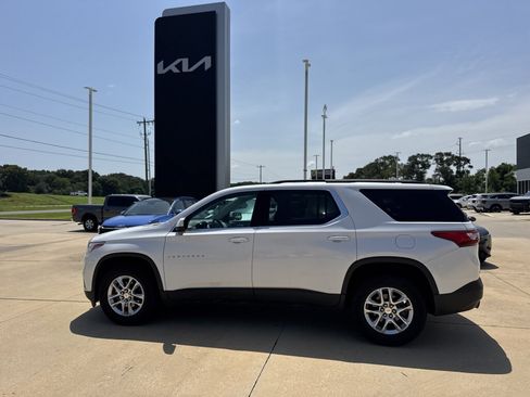 Used 2021 Chevrolet Traverse LT FWD image 26