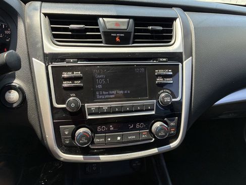 Used 2018 Nissan Altima 2.5 SV FWD image 10