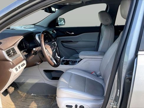 Used 2023 GMC Acadia SLT w/ Technology Package FWD image 18