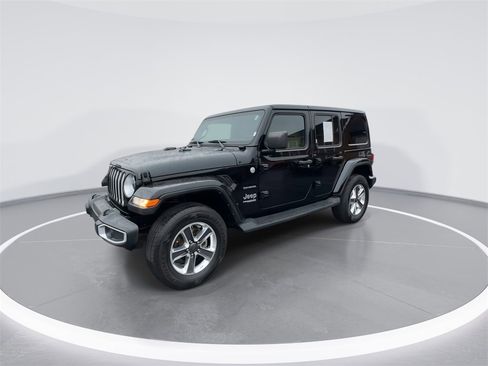 Used 2022 Jeep Wrangler Unlimited Sahara image 4